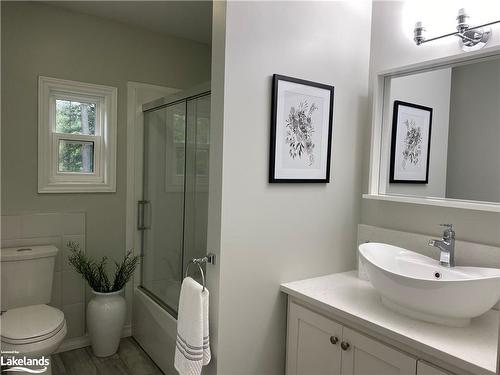 105 White House Road, Huntsville, ON - Indoor Photo Showing Bathroom