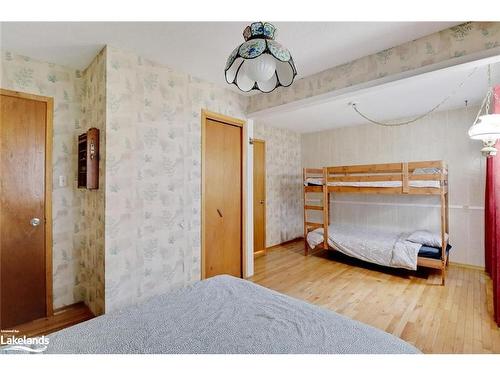 570 Phillip Street E, Gravenhurst, ON - Indoor Photo Showing Bedroom