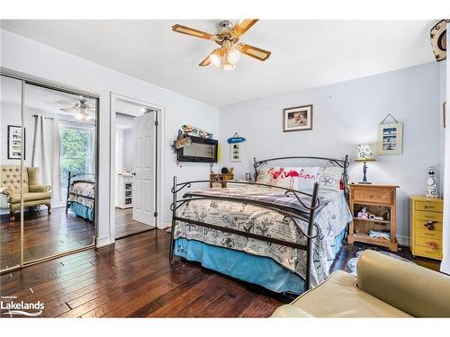 16 Smart Court, Collingwood, ON - Indoor Photo Showing Bedroom