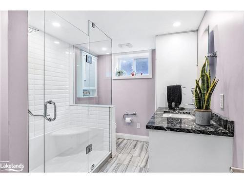 16 Smart Court, Collingwood, ON - Indoor Photo Showing Bathroom