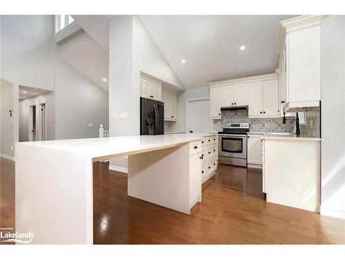 7277 36 37 Nottawasaga Side Road E, Clearview, ON - Indoor Photo Showing Kitchen