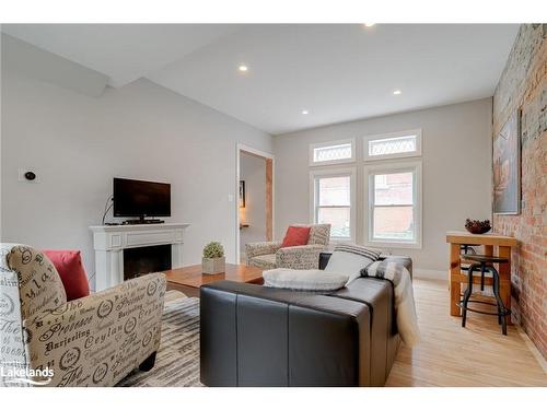 402 Third Street, Collingwood, ON - Indoor Photo Showing Living Room With Fireplace