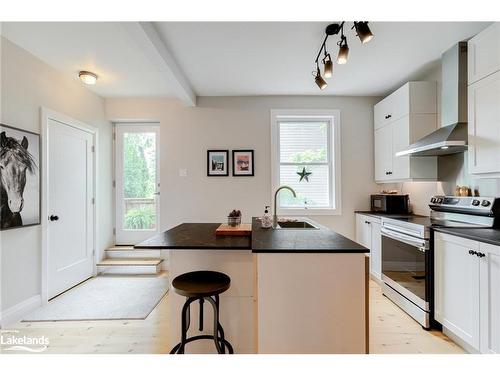 402 Third Street, Collingwood, ON - Indoor Photo Showing Kitchen