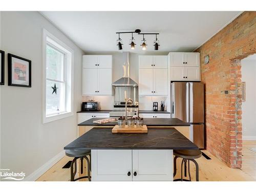 402 Third Street, Collingwood, ON - Indoor Photo Showing Kitchen With Upgraded Kitchen