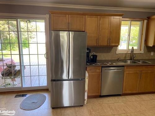 27 John Street, Burk'S Falls, ON - Indoor Photo Showing Kitchen With Stainless Steel Kitchen With Double Sink
