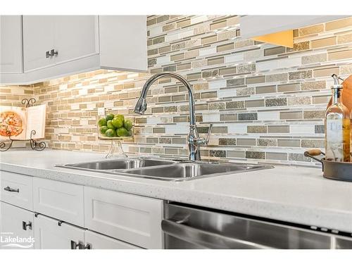 209 Hutchinson Drive, Alliston, ON - Indoor Photo Showing Kitchen With Double Sink