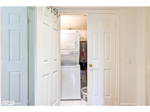 108-110 Fairway Court, The Blue Mountains, ON - Indoor Photo Showing Laundry Room