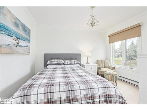 108-110 Fairway Court, The Blue Mountains, ON - Indoor Photo Showing Bedroom