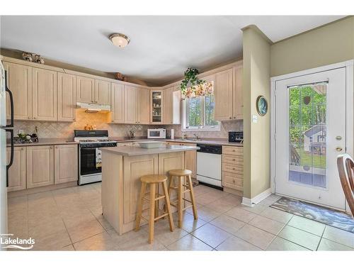 78 28Th Street N, Wasaga Beach, ON - Indoor Photo Showing Kitchen