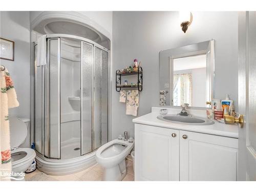 78 28Th Street N, Wasaga Beach, ON - Indoor Photo Showing Bathroom