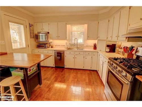 433 North Mary Lake Road, Huntsville, ON - Indoor Photo Showing Kitchen