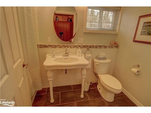 433 North Mary Lake Road, Huntsville, ON - Indoor Photo Showing Bathroom