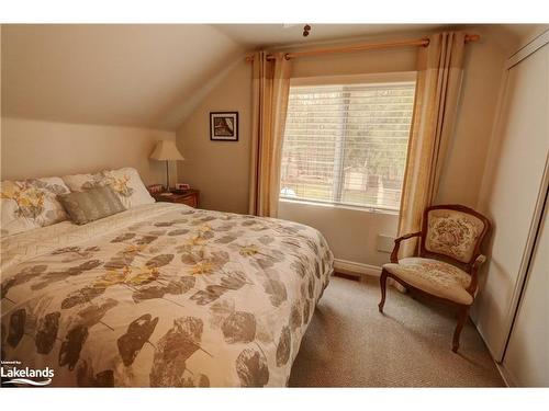 433 North Mary Lake Road, Huntsville, ON - Indoor Photo Showing Bedroom