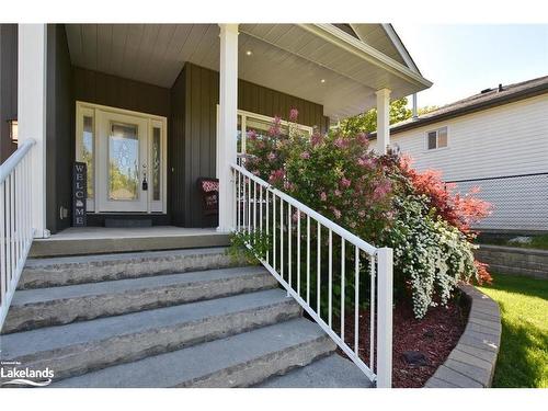 37 Wesley Avenue, Wasaga Beach, ON - Outdoor With Deck Patio Veranda