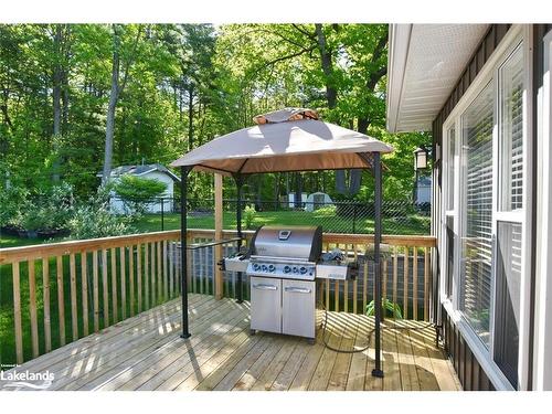 37 Wesley Avenue, Wasaga Beach, ON - Outdoor With Deck Patio Veranda