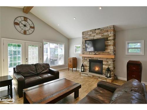 37 Wesley Avenue, Wasaga Beach, ON - Indoor Photo Showing Living Room With Fireplace