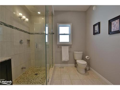 37 Wesley Avenue, Wasaga Beach, ON - Indoor Photo Showing Bathroom
