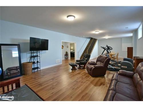 37 Wesley Avenue, Wasaga Beach, ON - Indoor