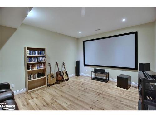 37 Wesley Avenue, Wasaga Beach, ON - Indoor Photo Showing Other Room