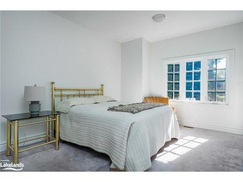 127 Wards Road, The Blue Mountains, ON - Indoor Photo Showing Bedroom