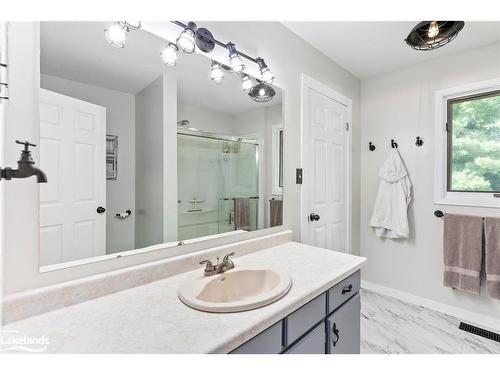 156 Lakeshore Drive, Sundridge, ON - Indoor Photo Showing Bathroom