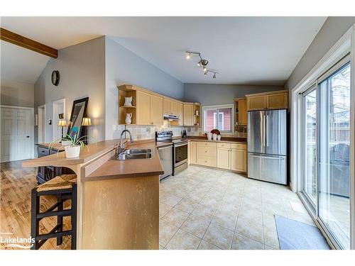 339 Robinson Road, Wasaga Beach, ON - Indoor Photo Showing Kitchen With Double Sink