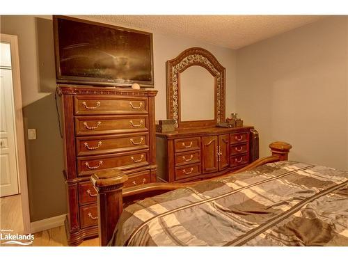 186 Lakewood Park Road, Huntsville, ON - Indoor Photo Showing Bedroom
