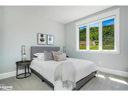 122 Barton Boulevard, The Blue Mountains, ON - Indoor Photo Showing Bedroom