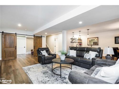 122 Barton Boulevard, The Blue Mountains, ON - Indoor Photo Showing Living Room