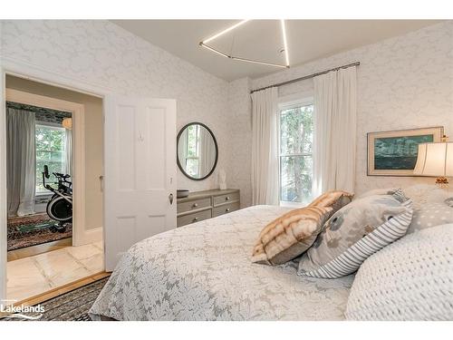 329 Third Street, Collingwood, ON - Indoor Photo Showing Bedroom