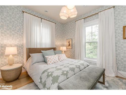 329 Third Street, Collingwood, ON - Indoor Photo Showing Bedroom