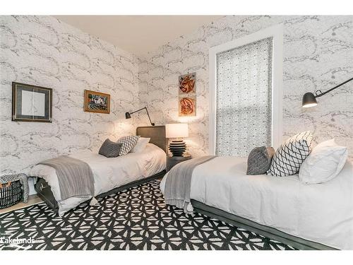 329 Third Street, Collingwood, ON - Indoor Photo Showing Bedroom