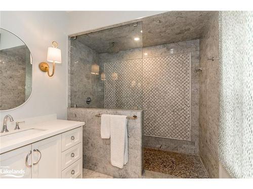 329 Third Street, Collingwood, ON - Indoor Photo Showing Bathroom