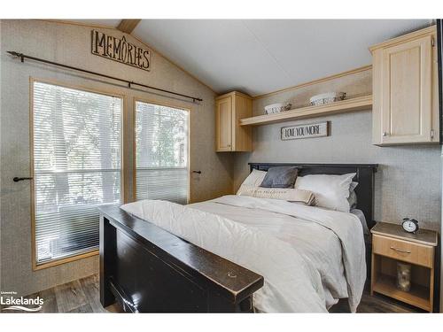 46 Lakeshore Road, Midland, ON - Indoor Photo Showing Bedroom
