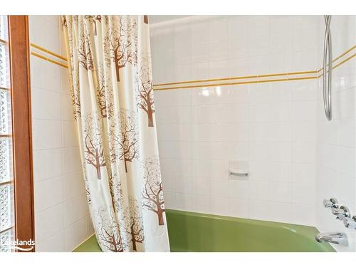 1282 Shuyler'S Island Road, Minden, ON - Indoor Photo Showing Bathroom