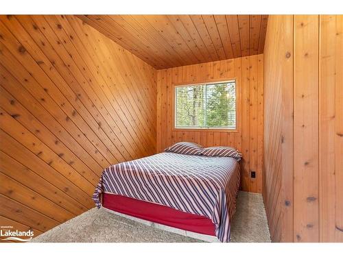 1282 Shuyler'S Island Road, Minden, ON - Indoor Photo Showing Bedroom