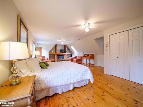 4361 12 Highway S, Ramara, ON - Indoor Photo Showing Bedroom