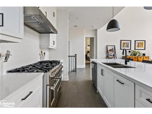 120 Springside Crescent, The Blue Mountains, ON - Indoor Photo Showing Kitchen With Double Sink With Upgraded Kitchen