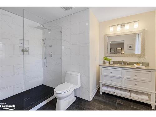 18 Lockhart Road, Collingwood, ON - Indoor Photo Showing Bathroom