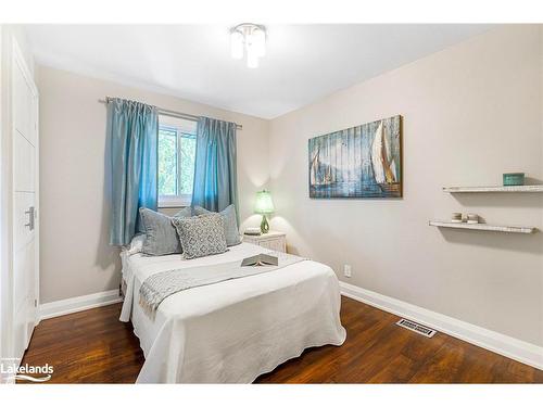 18 Lockhart Road, Collingwood, ON - Indoor Photo Showing Bedroom