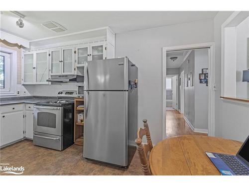 1002 Hugel Avenue, Midland, ON - Indoor Photo Showing Kitchen