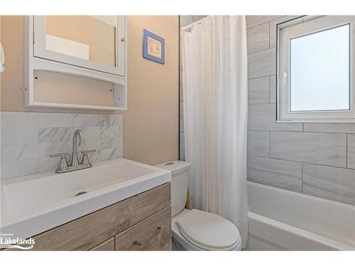 1002 Hugel Avenue, Midland, ON - Indoor Photo Showing Bathroom