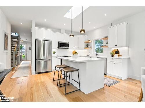 2189 Shore Lane, Wasaga Beach, ON - Indoor Photo Showing Kitchen With Upgraded Kitchen