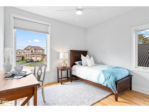 2189 Shore Lane, Wasaga Beach, ON - Indoor Photo Showing Bedroom