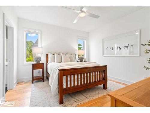 2189 Shore Lane, Wasaga Beach, ON - Indoor Photo Showing Bedroom