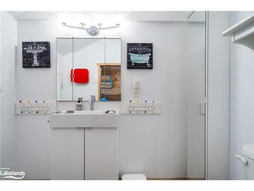 9 66Th Street N, Wasaga Beach, ON - Indoor Photo Showing Bathroom