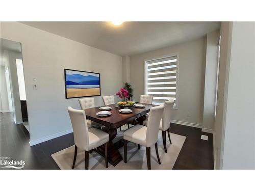 90 Sun Valley Avenue, Wasaga Beach, ON - Indoor Photo Showing Dining Room