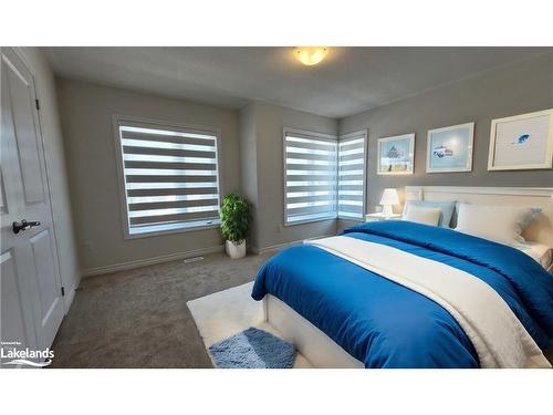 90 Sun Valley Avenue, Wasaga Beach, ON - Indoor Photo Showing Bedroom