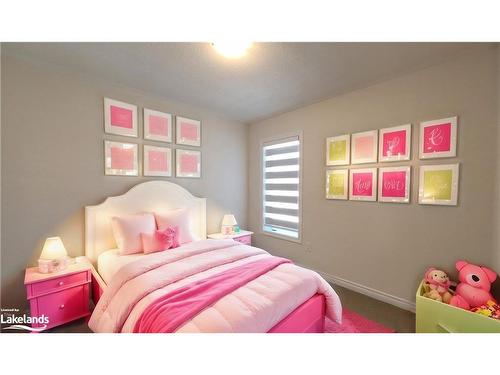 90 Sun Valley Avenue, Wasaga Beach, ON - Indoor Photo Showing Bedroom