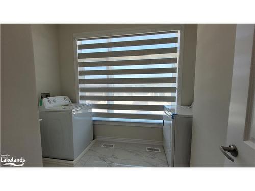 90 Sun Valley Avenue, Wasaga Beach, ON - Indoor Photo Showing Laundry Room
